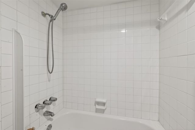 2100 Tanglewilde Street 740, Houston, TX 77063