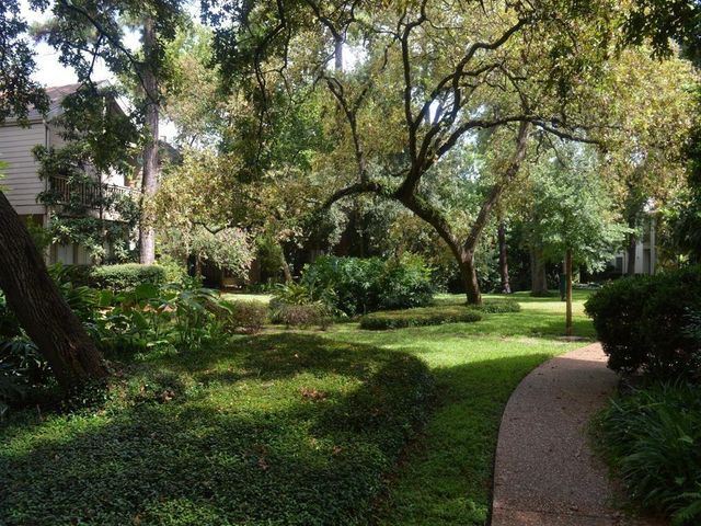 2100 Tanglewilde Street 740, Houston, TX 77063