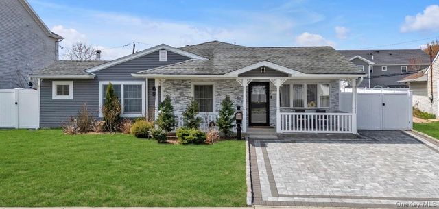 69 Candy Lane, Syosset, NY 11791