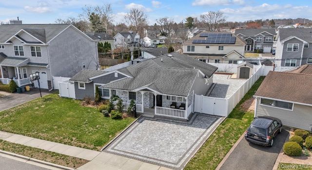 69 Candy Lane, Syosset, NY 11791