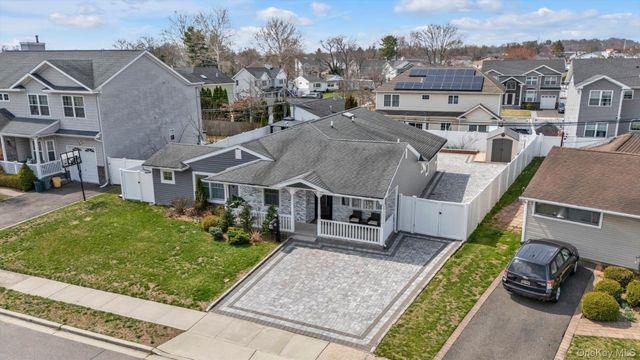 69 Candy Lane, Syosset, NY 11791