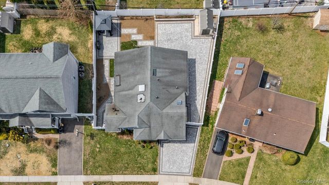 69 Candy Lane, Syosset, NY 11791