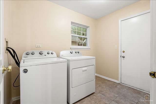 7 Eagle Court, Streamwood, IL 60107