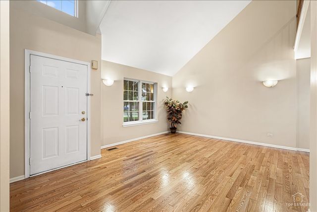 7 Eagle Court, Streamwood, IL 60107