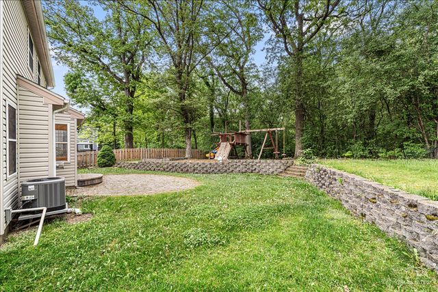 7 Eagle Court, Streamwood, IL 60107