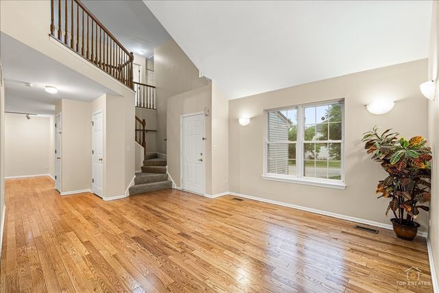 7 Eagle Court, Streamwood, IL 60107