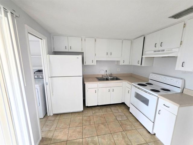 546 BRIARWOOD ROAD, Venice, FL 34293