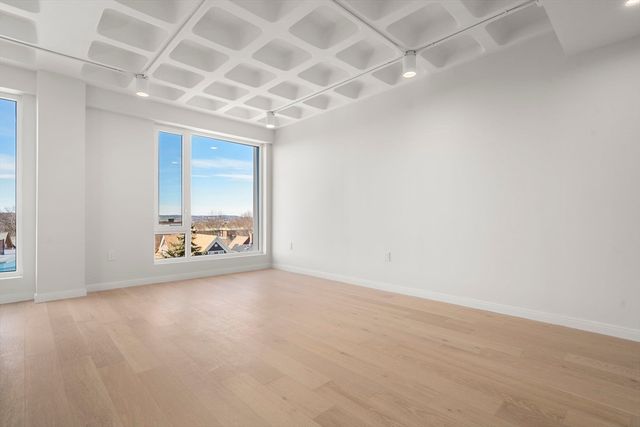 125 Lowell Street 603, Somerville, MA 02143