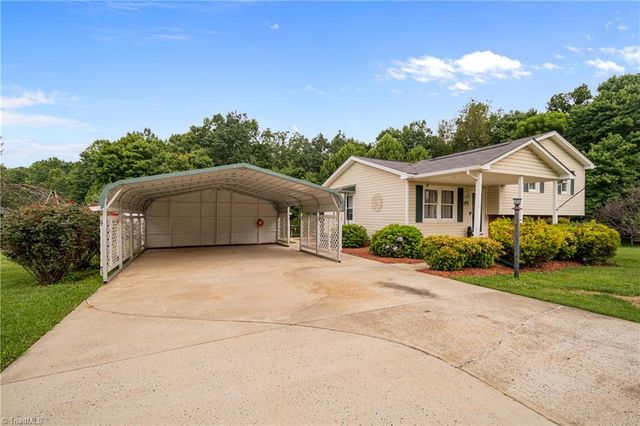 205 Snody Road, Mount Airy, NC 27030