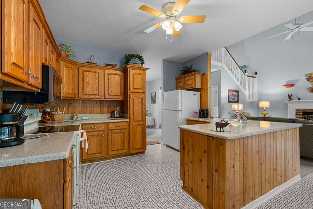 15 Oak Ridge Drive, Sharpsburg, GA 30277