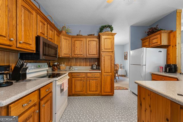 15 Oak Ridge Drive, Sharpsburg, GA 30277