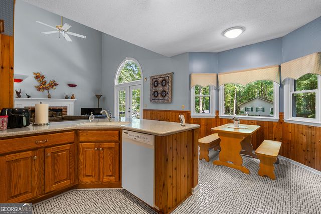15 Oak Ridge Drive, Sharpsburg, GA 30277