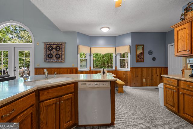 15 Oak Ridge Drive, Sharpsburg, GA 30277