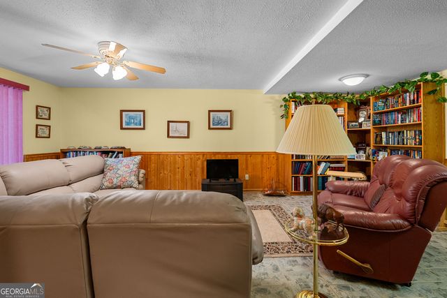 15 Oak Ridge Drive, Sharpsburg, GA 30277