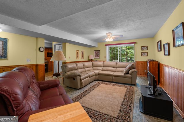 15 Oak Ridge Drive, Sharpsburg, GA 30277