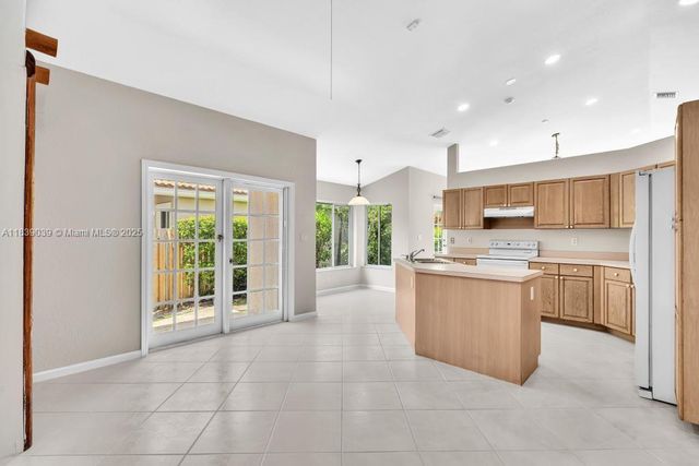269 NW 101st Ave, Plantation, FL 33324