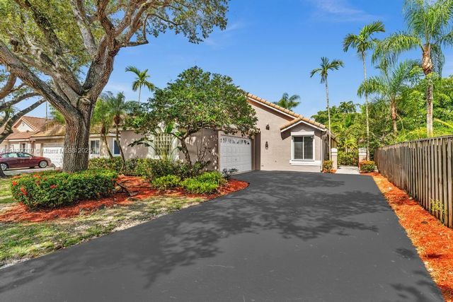 269 NW 101st Ave, Plantation, FL 33324