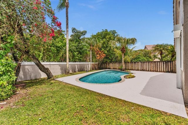 269 NW 101st Ave, Plantation, FL 33324