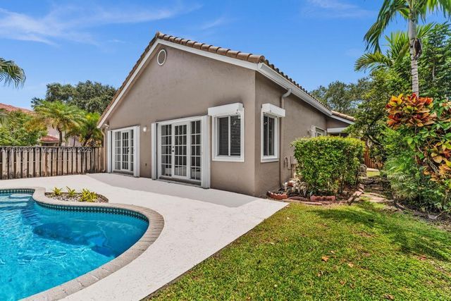 269 NW 101st Ave, Plantation, FL 33324