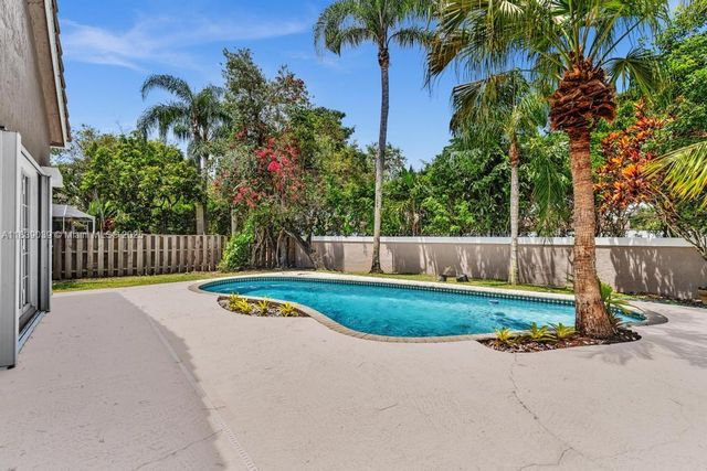 269 NW 101st Ave, Plantation, FL 33324