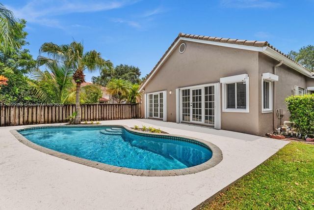 269 NW 101st Ave, Plantation, FL 33324