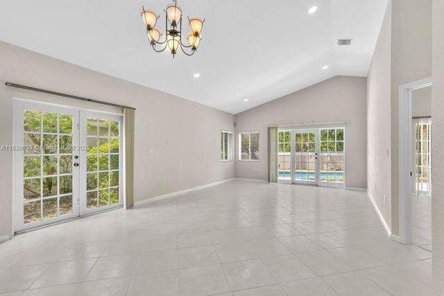 269 NW 101st Ave, Plantation, FL 33324
