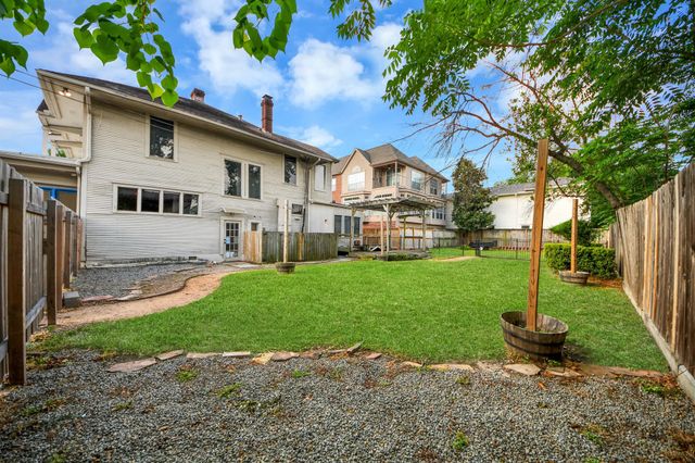 2014 Commonwealth Street, Houston, TX 77006