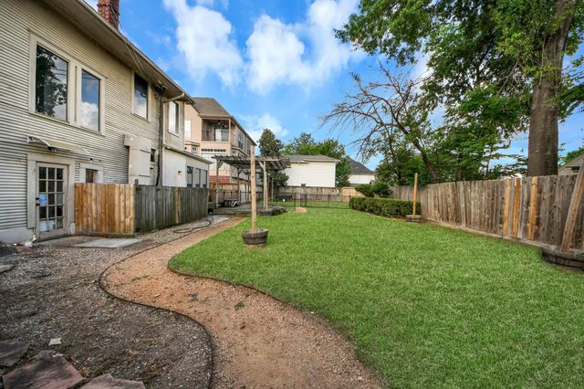 2014 Commonwealth Street, Houston, TX 77006