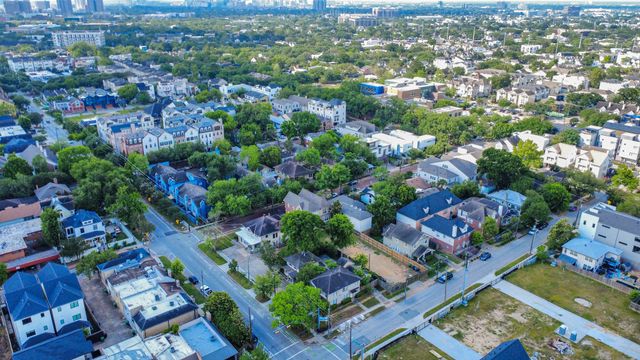 2014 Commonwealth Street, Houston, TX 77006