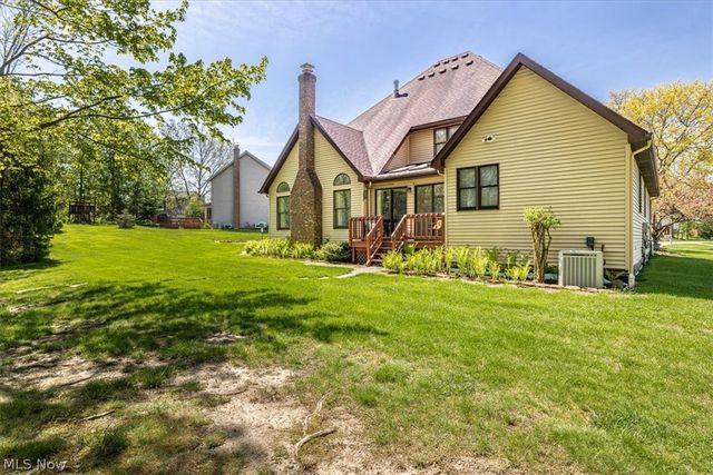 8051 Valleyview Court, North Royalton, OH 44133