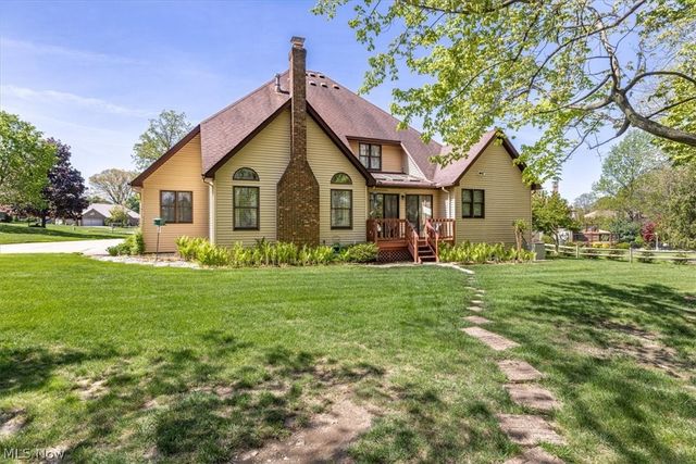 8051 Valleyview Court, North Royalton, OH 44133