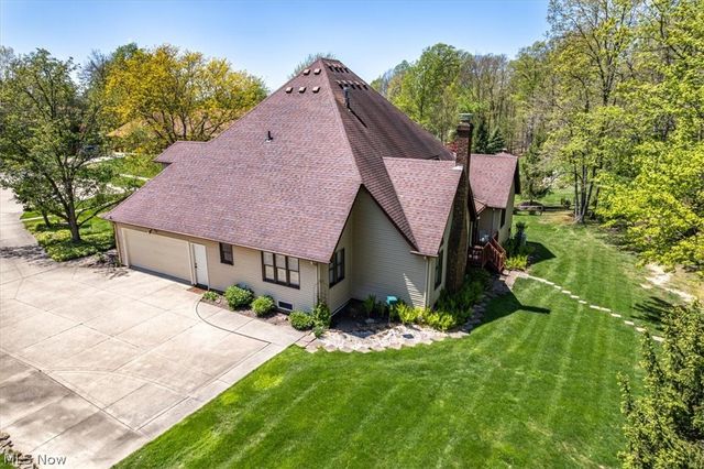 8051 Valleyview Court, North Royalton, OH 44133