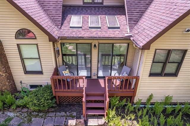 8051 Valleyview Court, North Royalton, OH 44133