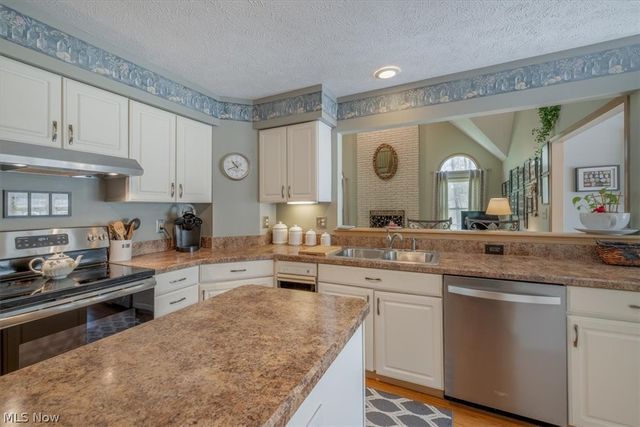 8051 Valleyview Court, North Royalton, OH 44133