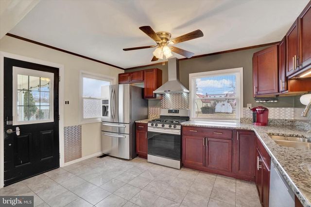 112 OAKLEIGH DR, York, PA 17402