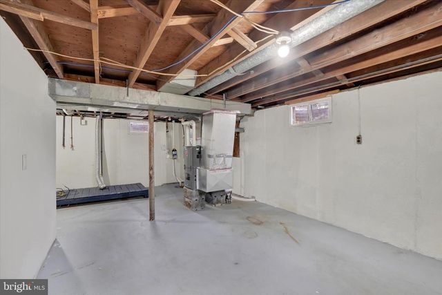 112 OAKLEIGH DR, York, PA 17402