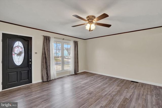 112 OAKLEIGH DR, York, PA 17402