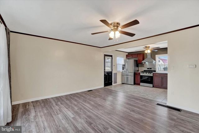 112 OAKLEIGH DR, York, PA 17402