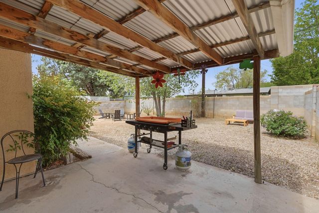 1015 Parsifal Street NE, Albuquerque, NM 87112