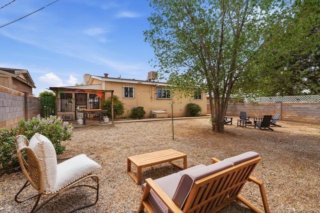 1015 Parsifal Street NE, Albuquerque, NM 87112