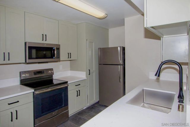 2625 Pirineos Way 219, Carlsbad, CA 92009