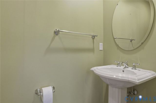 1128 Hyde Ln, Henrico, VA 23229