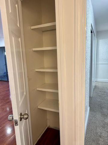 685 Oak St 12-11, Brockton, MA 02301