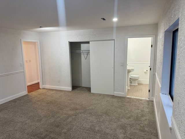 685 Oak St 12-11, Brockton, MA 02301