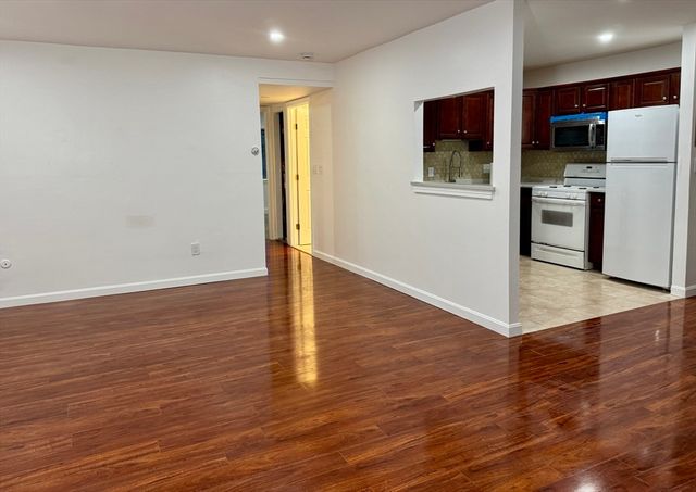 685 Oak St 12-11, Brockton, MA 02301