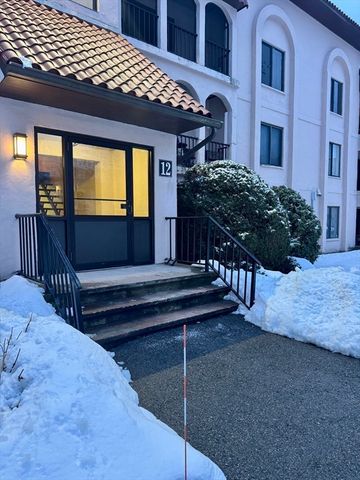 685 Oak St 12-11, Brockton, MA 02301