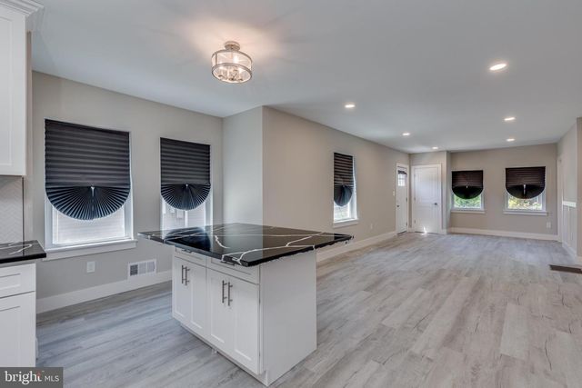 36 ATLANTIC AVE, Clementon, NJ 08021