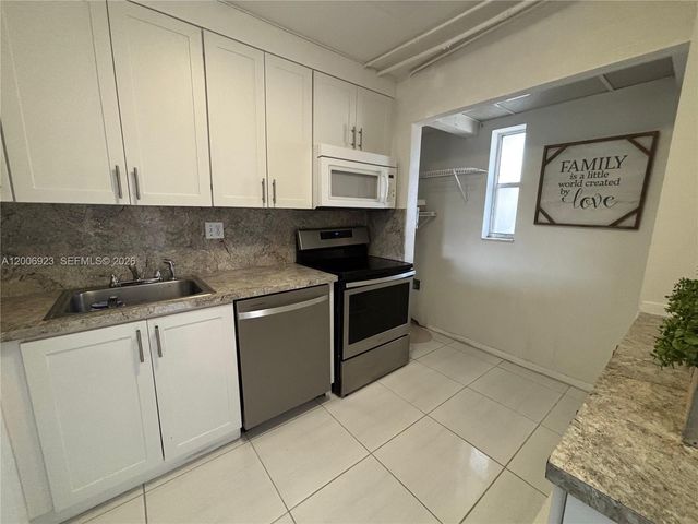 8060 Fairview Dr 101, Tamarac, FL 33321