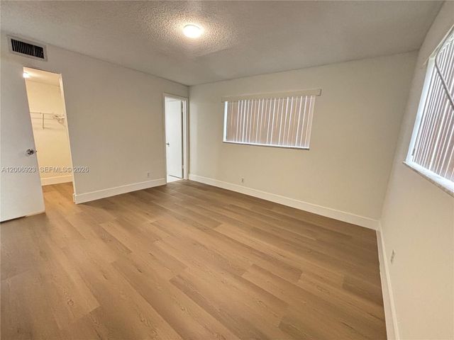 8060 Fairview Dr 101, Tamarac, FL 33321