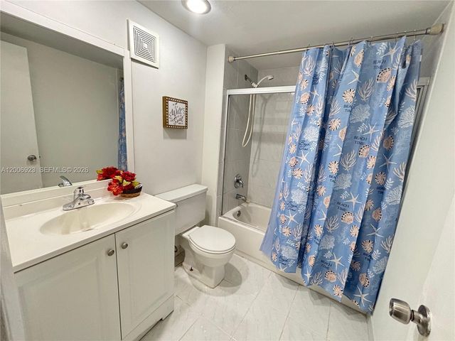 8060 Fairview Dr 101, Tamarac, FL 33321